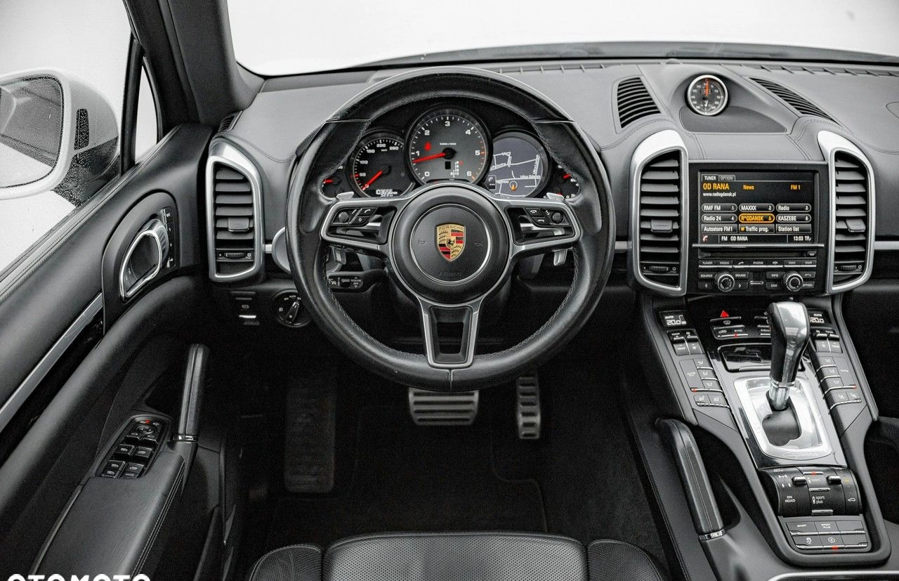 Porsche Cayenne cena 229900 przebieg: 99999, rok produkcji 2016 z Biskupiec małe 742